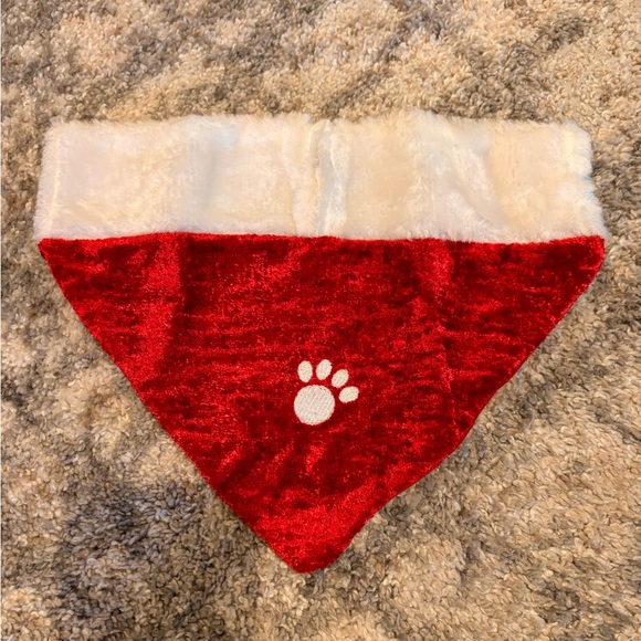 Pet Christmas scarf Red and White I do believe this is a size Medium - Picture 2 of 9